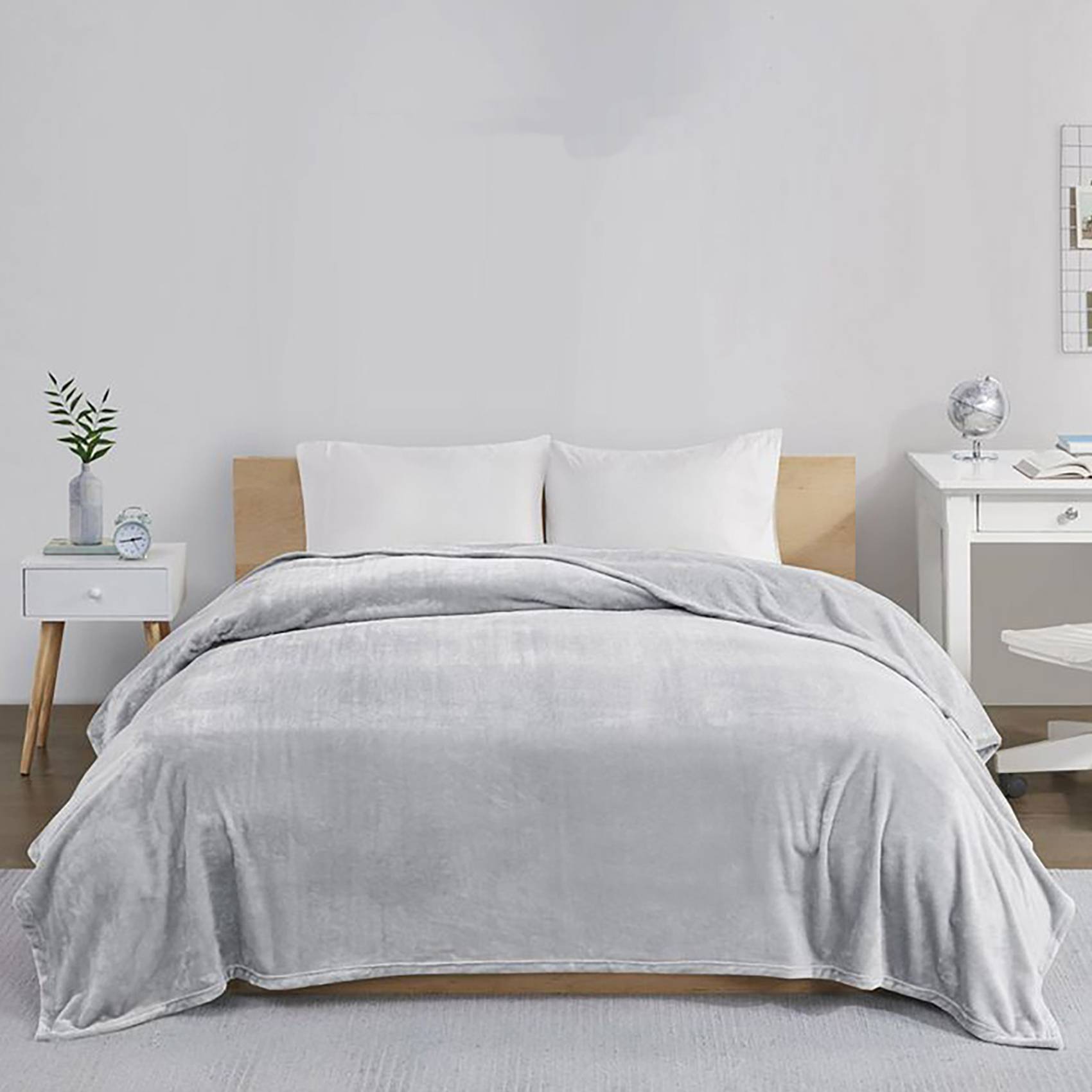 The High quality Fleece bed blankets are not prone to fiber shedding, not easily pilling, not fading color

As is well known,Flannel fleece blankets more warm and beautiful,our luxurious fleece blanket adopts a thickened 330gsm double-sided design, with fine and soft fibers, good insulation, smooth surface, and can bring you the ultimate skin friendly feeling and gentle feeling on any side and position.

Whether it is a cold night or any season of the year, it can provide you with a comfortable, fluffy and soft experience.
It is a multifunctional blanket suitable for use on sofas, beds, lounge chairs, or outdoors Exquisite craftsmanship and light gray blanket design give people a minimalist, modern, atmospheric, luxurious visual experience, and are easy to match with furniture, making it a versatile color
Such a soft flannel fleece blanket is really great as a gift for friends, family, Christmas, and New Year